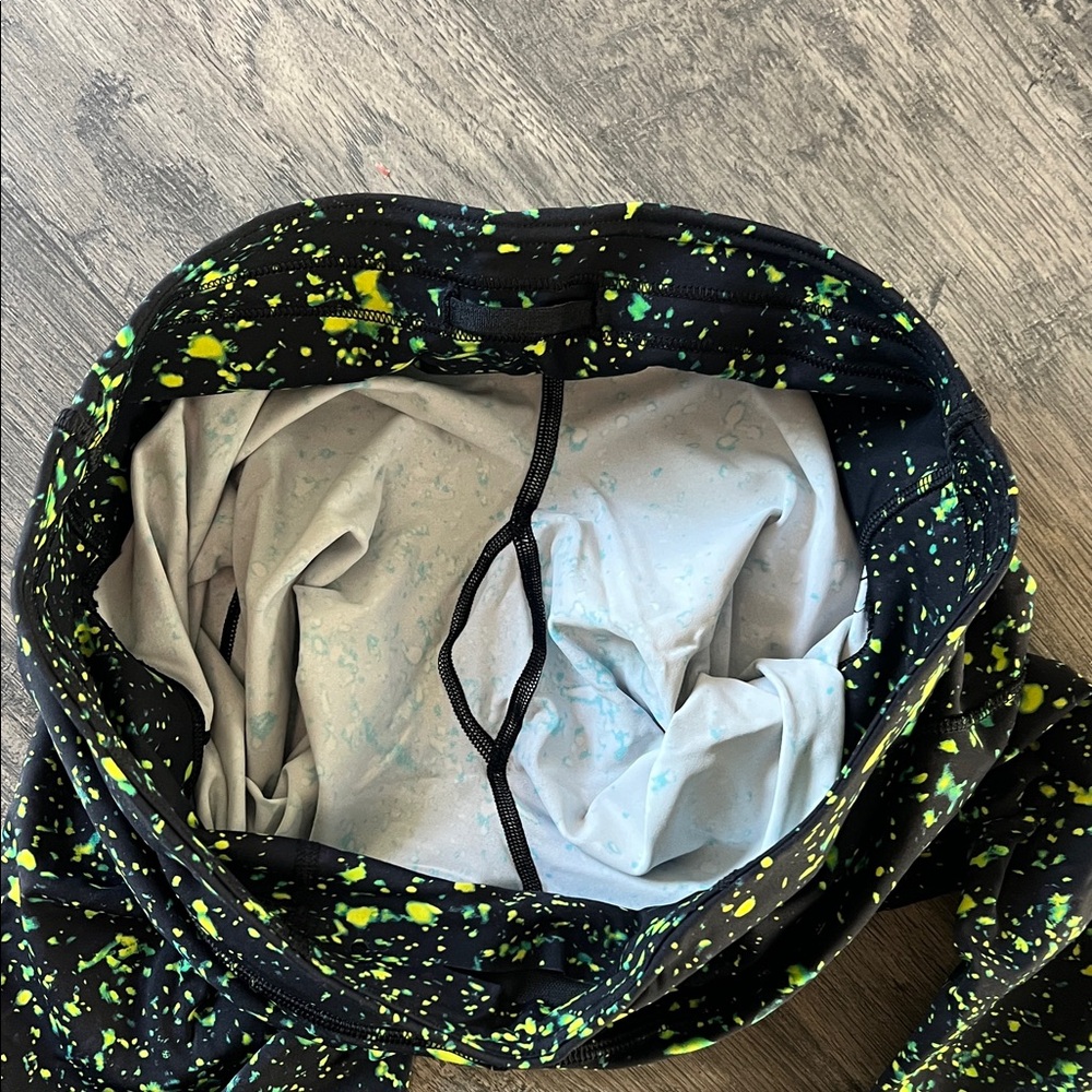 Lululemon Black and Green Splatter Leggings, 10 - Picture 5 of 6